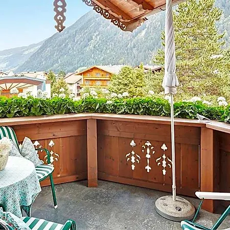 Angela Hotel 4*