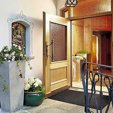 Angela Hotel 4*