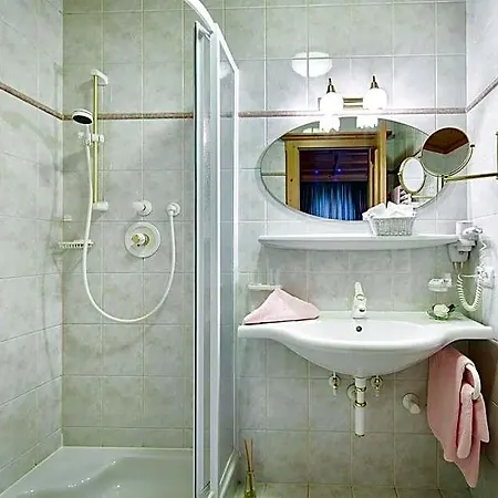 Hotel Angela 4*