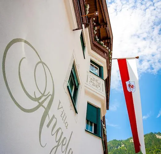 Ξενοδοχείο Angela 4*